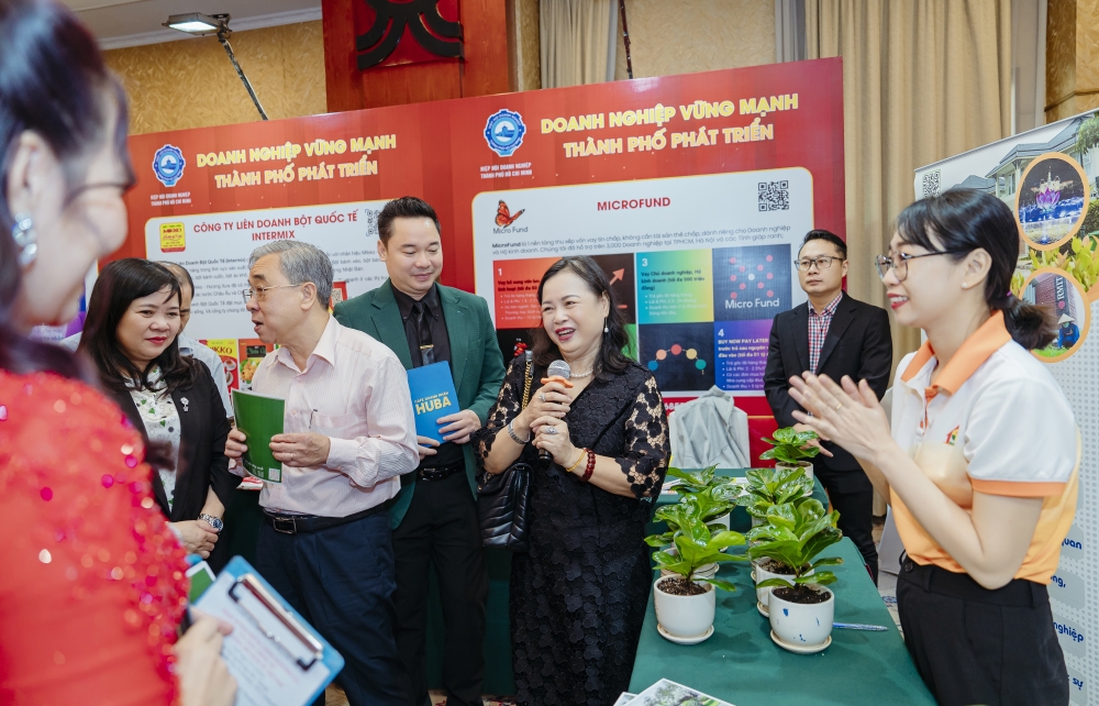 HOÀNG LAM THAM GIA CHƯƠNG TRÌNH CAFÉ DOANH NHÂN HUBA LẦN THỨ 80