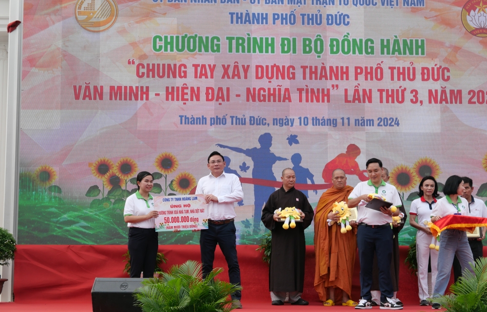 CÔNG TY TNHH HOÀNG LAM TÍCH CỰC HƯỞNG ỨNG CHƯƠNG TRÌNH ĐI BỘ ĐỒNG HÀNH VÀ ỦNG HỘ 50 TRIỆU CHO CHƯƠNG TRÌNH XÓA NHÀ TẠM, NHÀ DỘT NÁT TẠI TP.THỦ ĐỨC.