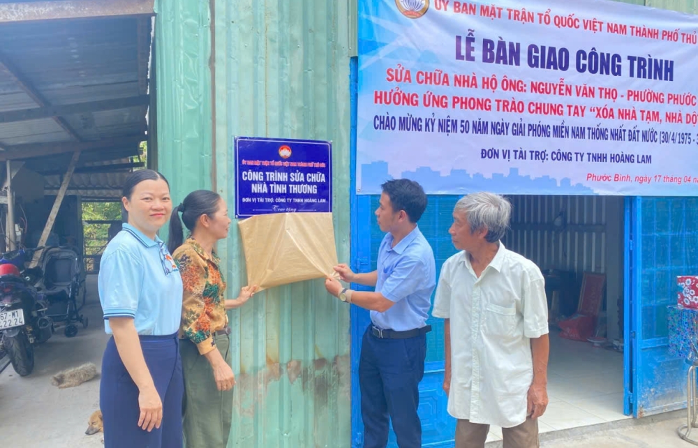CÔNG TY TNHH HOÀNG LAM HÂN HẠNH ĐỒNG HÀNH CÙNG UBND PHƯỜNG PHƯỚC BÌNH TRONG LỄ KHÁNH THÀNH VÀ BÀN GIAO CÔNG TRÌNH SỬA CHỮA NHÀ TÌNH THƯƠNG NĂM 2025.
