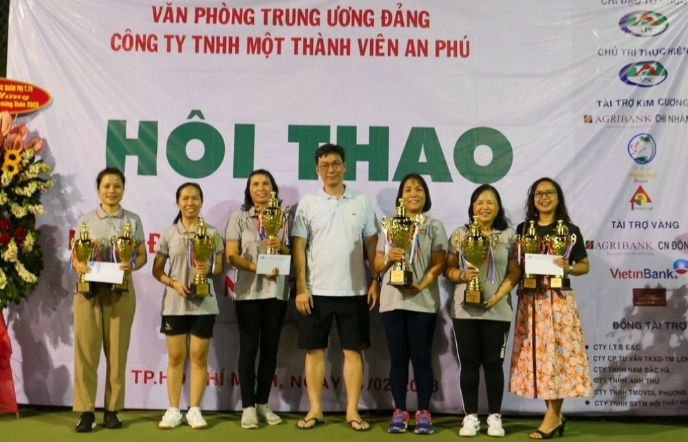 HOÀNG LAM THAM GIA HỘI THAO MỪNG ĐẢNG, MỪNG XUÂN QUÝ MÃO DO HỘI THAO MỪNG ĐẢNG, MỪNG XUÂN QUÝ MÃO TỔ CHỨC