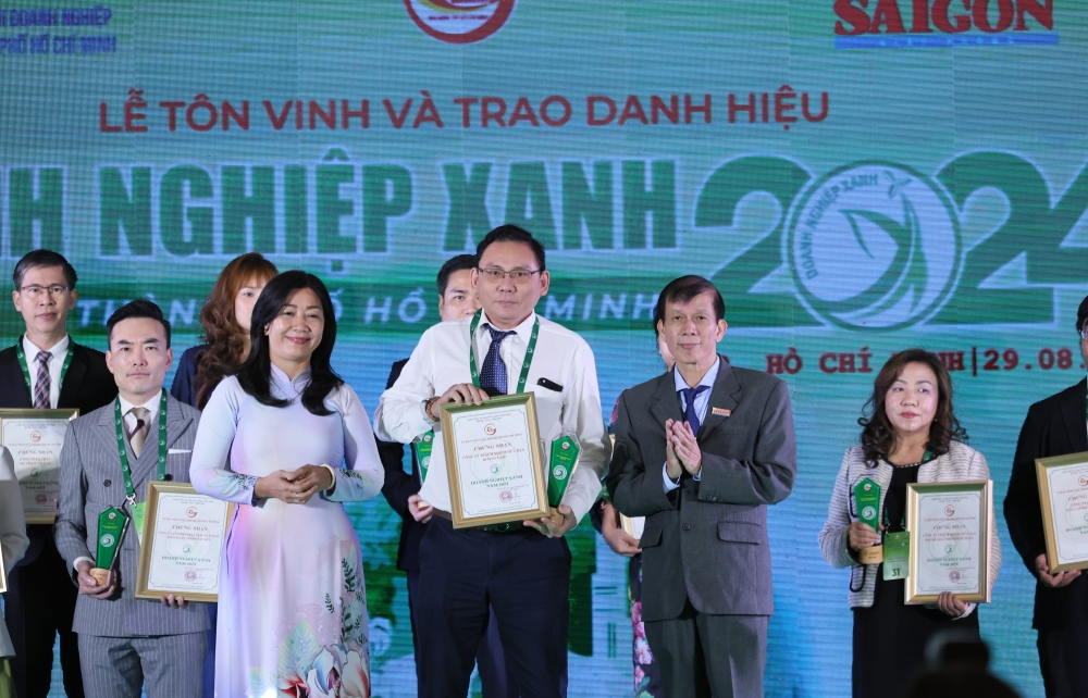 HOÀNG LAM ĐẠT CHỨNG NHẬN “DOANH NGHIỆP XANH NĂM 2024”