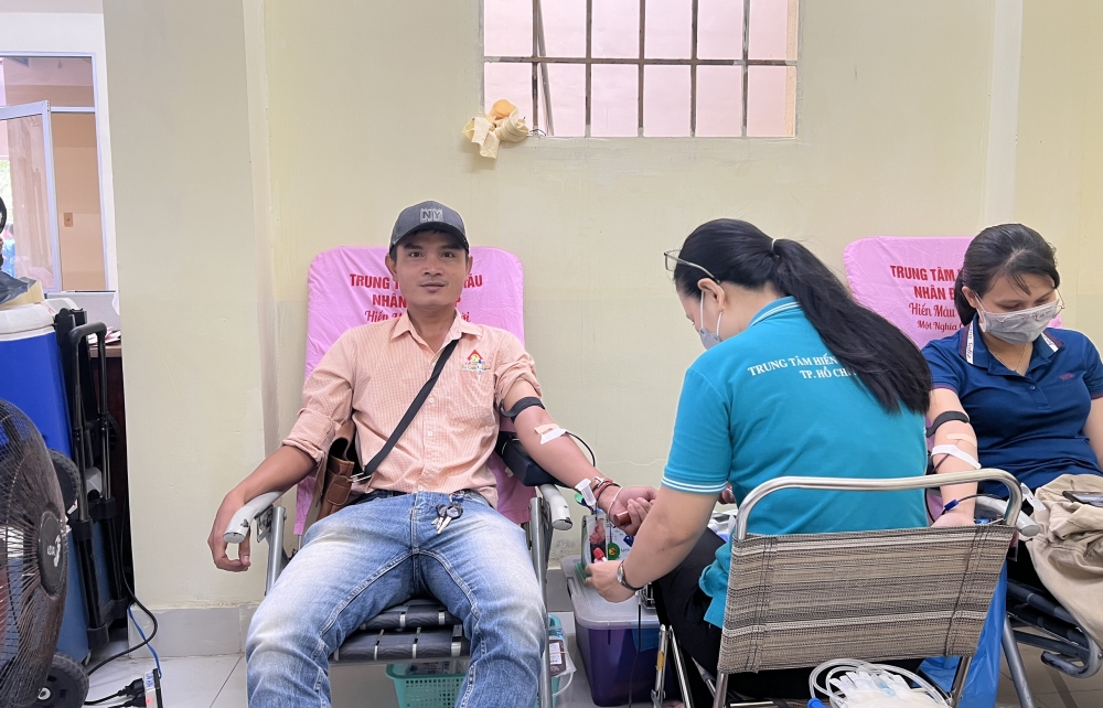 NHÂN VIÊN HOÀNG LAM HÀO HỨNG THAM GIA HIẾN MÁU NHÂN ĐẠO ĐỢT 2 NĂM 2024