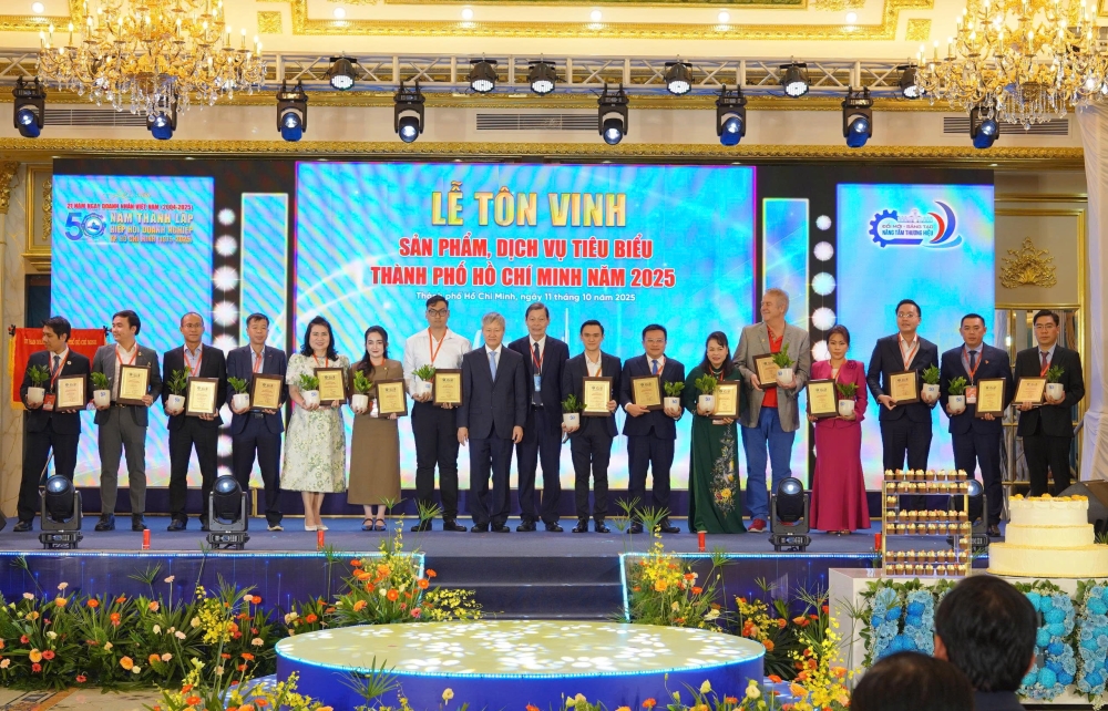 CÔNG TY HOÀNG LAM ĐƯỢC VINH DANH "SẢN PHẨM, DỊCH VỤ TIÊU BIỂU TP.HCM NĂM 2025"