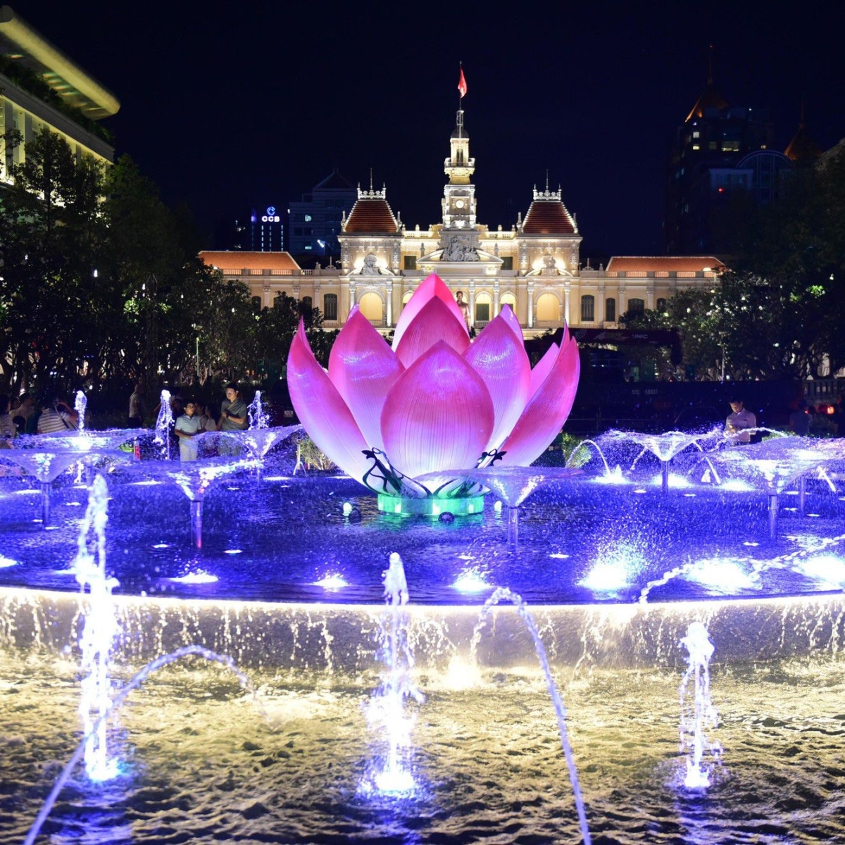 ĐÀI PHUN NƯỚC NGUYỄN HUỆ