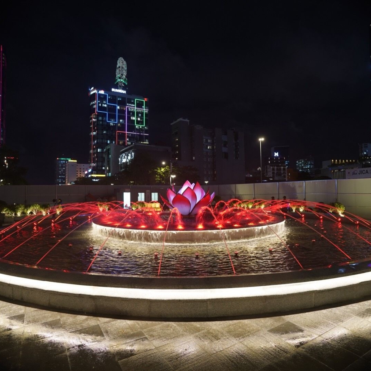 ĐÀI PHUN NƯỚC NGUYỄN HUỆ