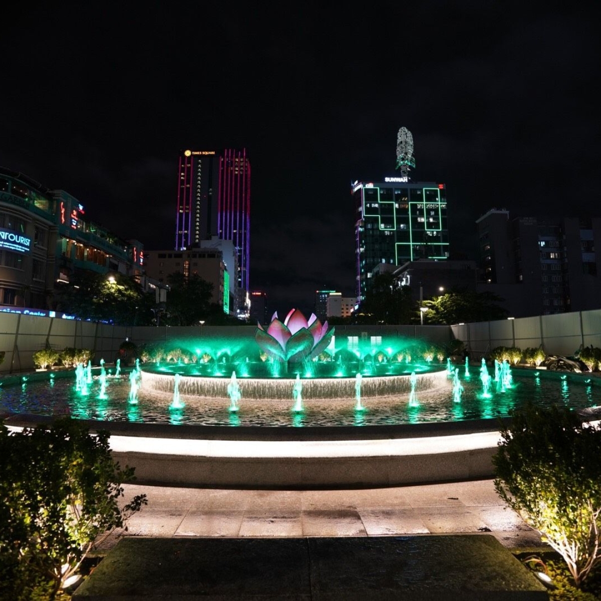 ĐÀI PHUN NƯỚC NGUYỄN HUỆ