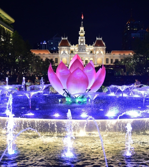 ĐÀI PHUN NƯỚC NGUYỄN HUỆ