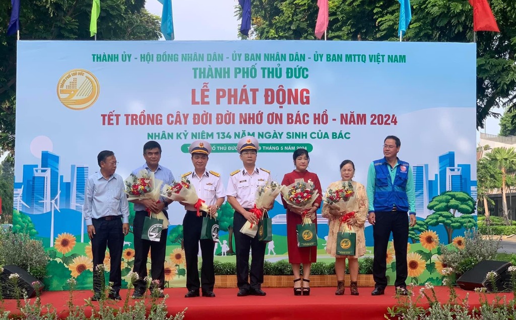 “TẾT TRỒNG CÂY ĐỜI ĐỜI NHỚ ƠN BÁC HỒ” NHÂN KỶ NIỆM 134 NĂM NGÀY SINH CỦA CHỦ TỊCH HỒ CHÍ MINH